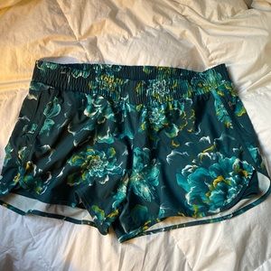 AVIA Floral Running Shorts Womens Size XXL/2XL/20